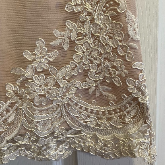Camisole top with embroidered overlay size XS - Picture 2 of 5